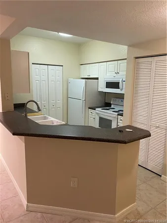 $290,000 | 467 Southeast Kitching Circle, Stuart, FL 34994