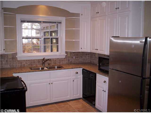 513 Baldwin Road Henrico, VA 23229 - Photo 2 of 4 Kitchen