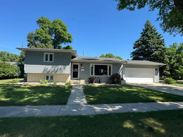 $395,000 | 201 29th Avenue North, Fargo, ND 58102