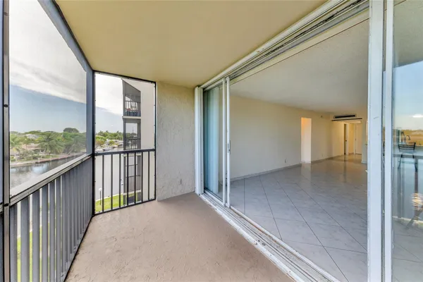 $2,395 | 7 Royal Palm Way, Unit 4080, Boca Raton, FL 33432