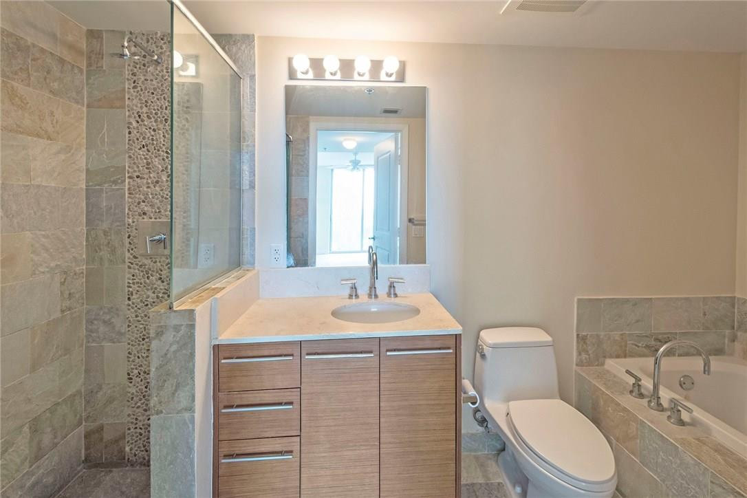 2681 North Flamingo Road, Unit S902 Sunrise, FL 33323 - Photo 24 of 29 Bathroom with great features