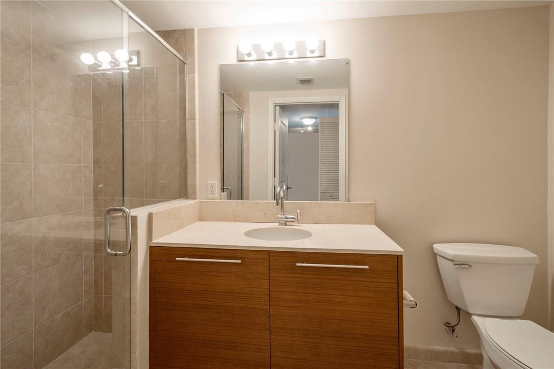 2681 North Flamingo Road, Unit S902 Sunrise, FL 33323 - Photo 26 of 29 Guest bathroom