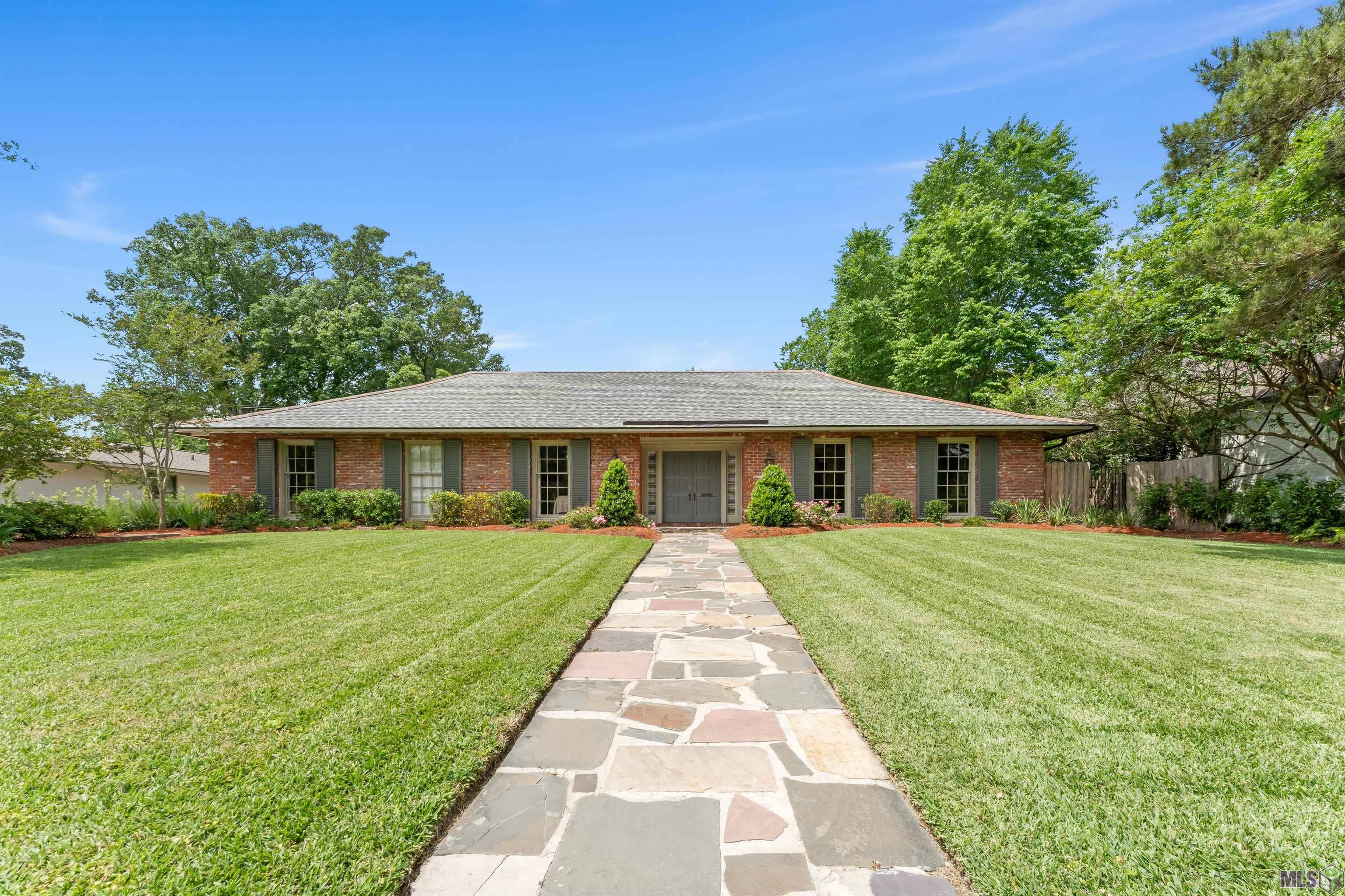 1932 Country Club Drive Baton Rouge, LA 70808 - Photo 1 of 15