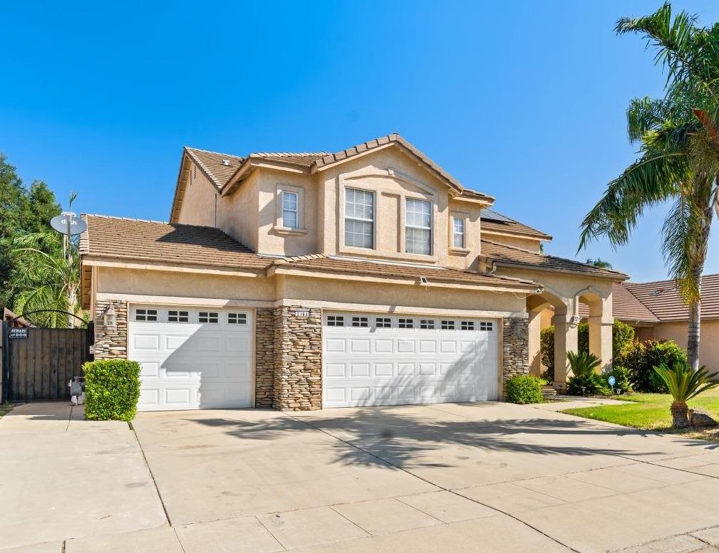 2763 Pico Avenue Clovis, CA 93611 - Photo 3 of 27 a front view of a house