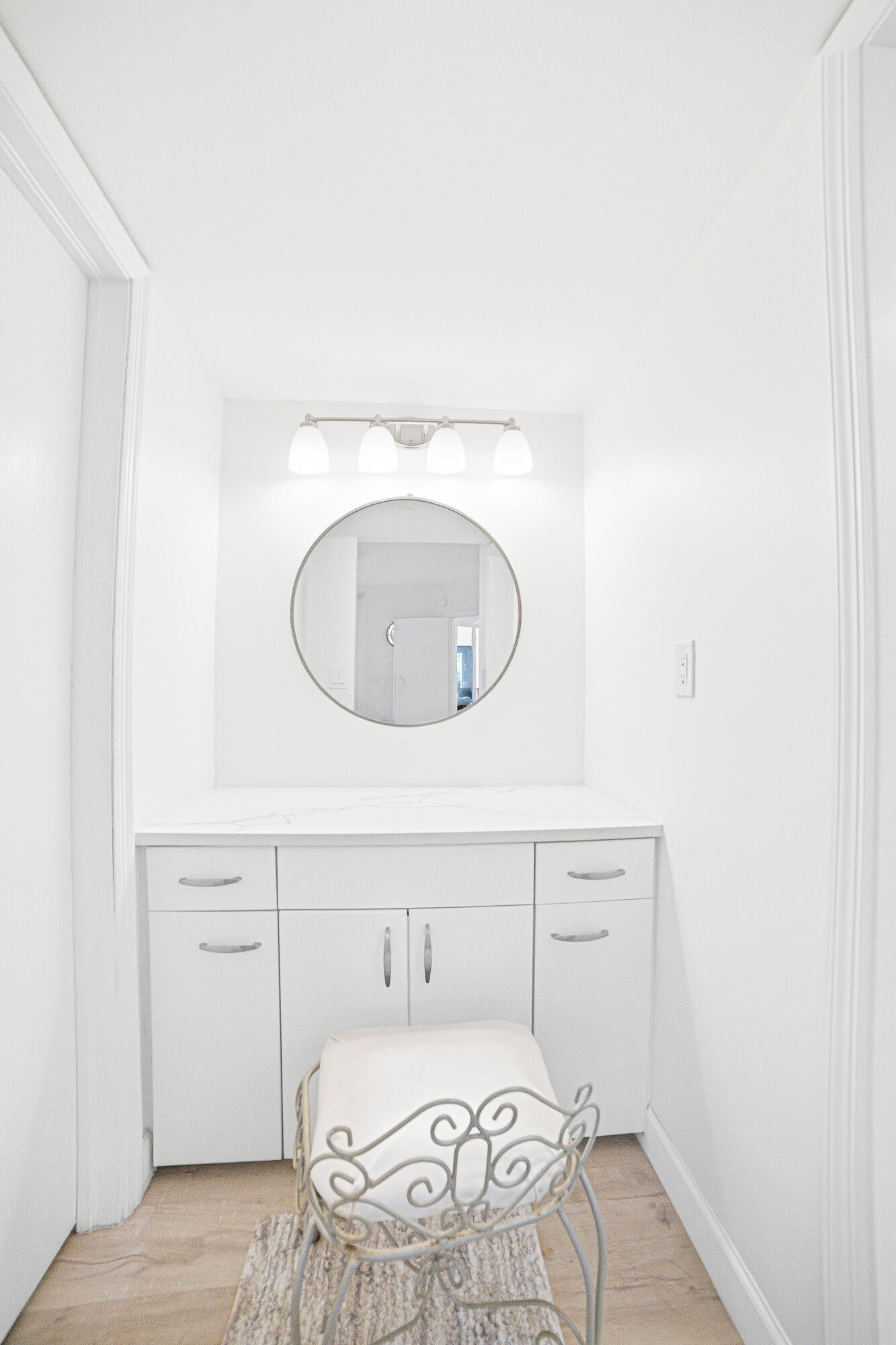 100 Southeast 5th Avenue Boca Raton, FL 33432 - Photo 25 of 51 Bedroom1-Makeup Table-B