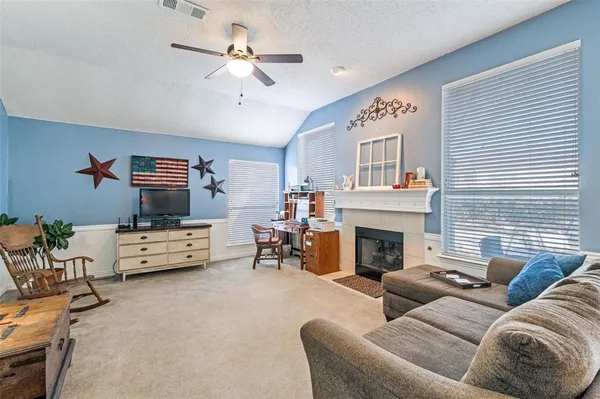 $450,000 | 115 Dogwood Trail, Shady Shores, TX 76208