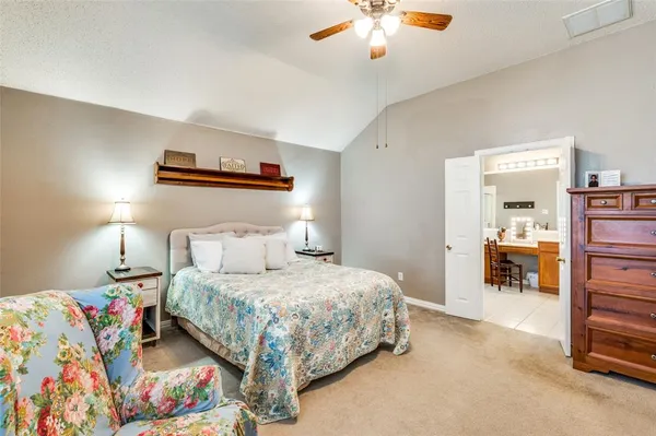 $450,000 | 115 Dogwood Trail, Shady Shores, TX 76208