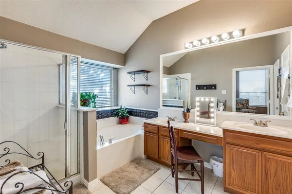 $450,000 | 115 Dogwood Trail, Shady Shores, TX 76208