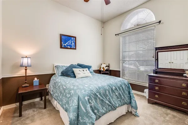 $450,000 | 115 Dogwood Trail, Shady Shores, TX 76208