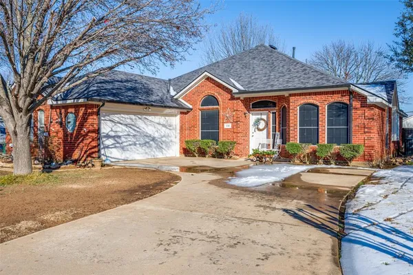 $450,000 | 115 Dogwood Trail, Shady Shores, TX 76208