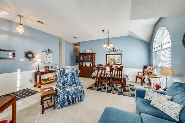 $450,000 | 115 Dogwood Trail, Shady Shores, TX 76208