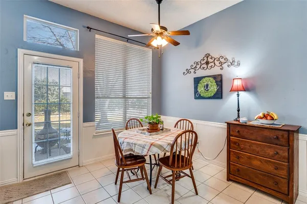 $450,000 | 115 Dogwood Trail, Shady Shores, TX 76208