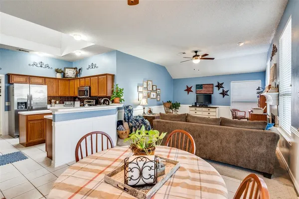 $450,000 | 115 Dogwood Trail, Shady Shores, TX 76208