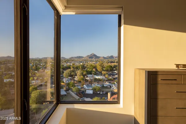 $995,000 | 1040 East Osborn Road, Unit 904, Phoenix, AZ 85014