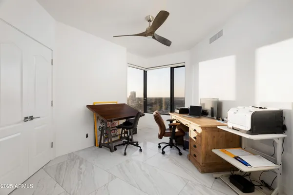 $995,000 | 1040 East Osborn Road, Unit 904, Phoenix, AZ 85014