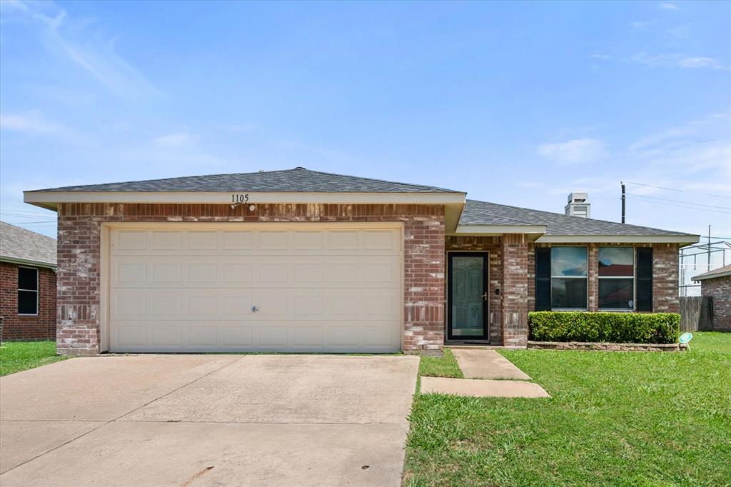 1105 Schenectady Road Arlington, TX 76017 - Photo 2 of 24