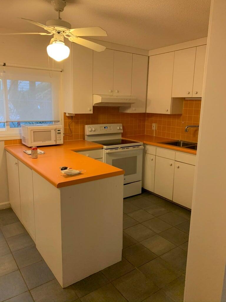 806 Palm Boulevard, Unit A Isle of Palms, SC 29451 - Photo 3 of 7 20210927180602441707000000-o