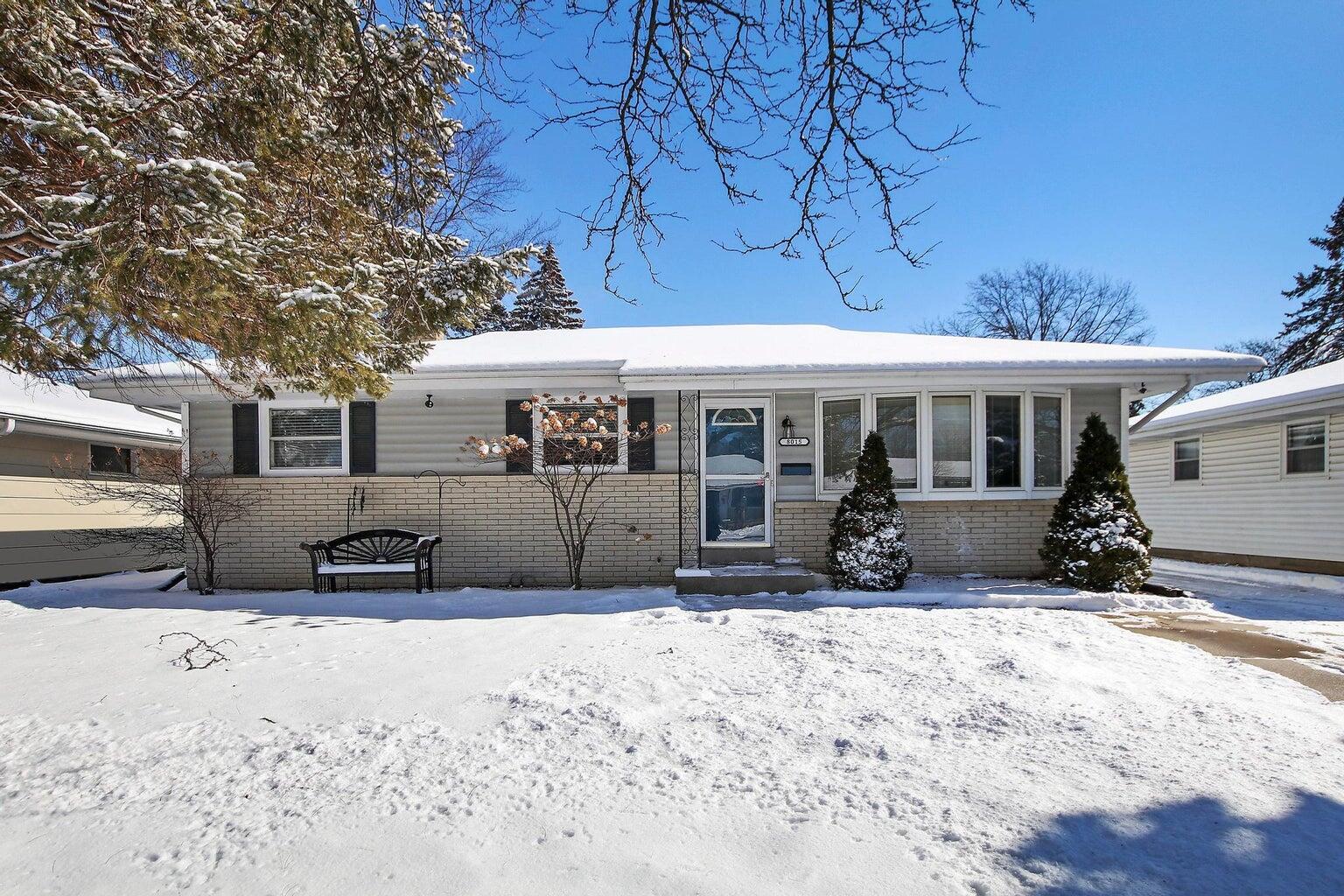 8015 48th Avenue Kenosha, WI 53142 - Photo 1 of 1 Main Pic 1