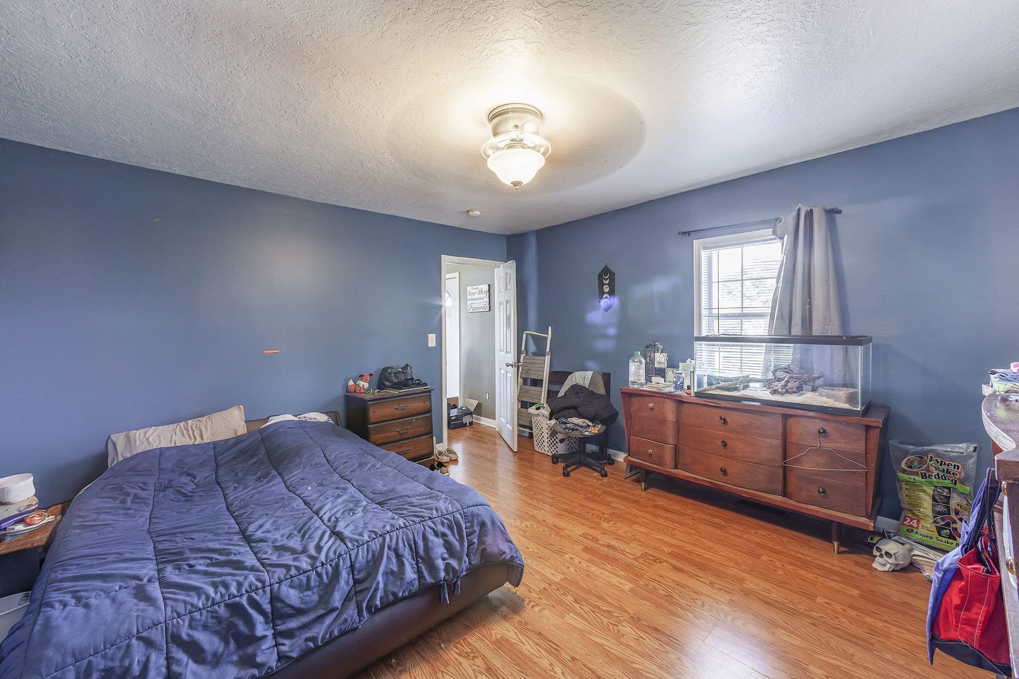 42 Jesse Patterson Road Trenton, TN 38382 - Photo 22 of 27 a bed room with a bed and a tv