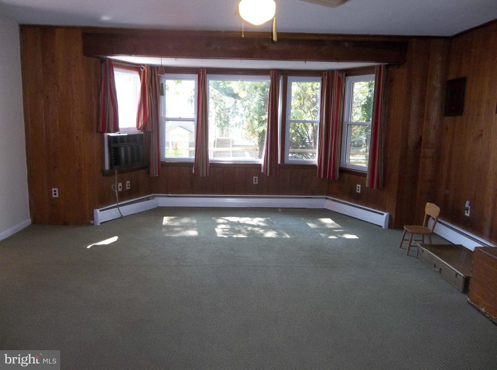 5512 Taylor Road Riverdale, MD 20737 - Photo 9 of 23 Family Room