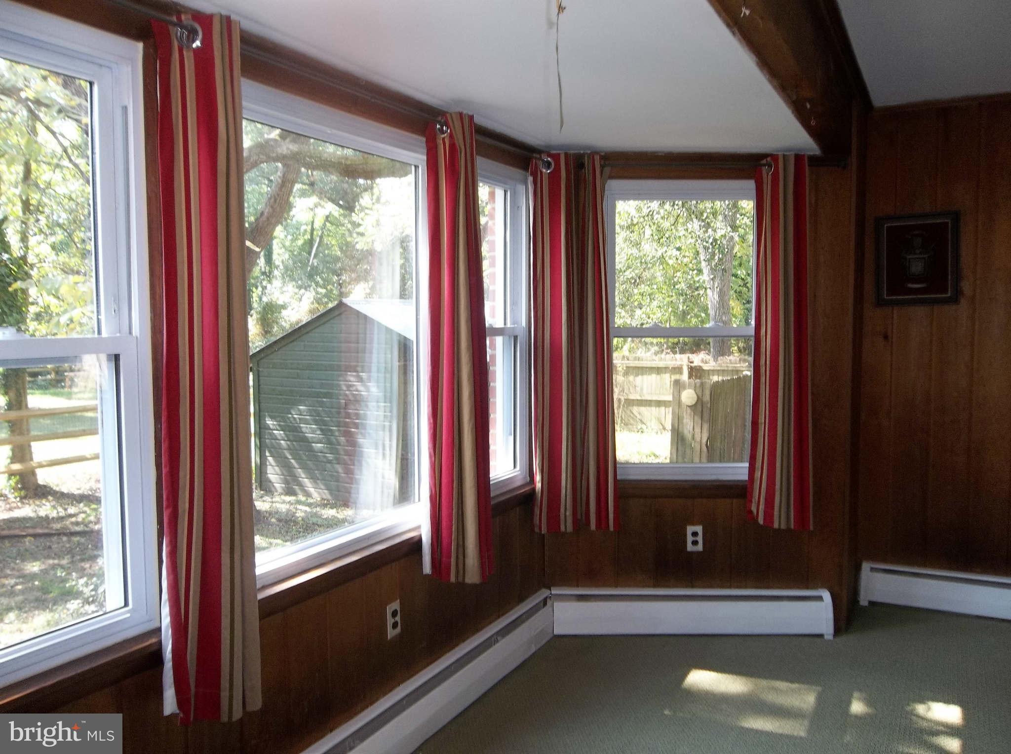 5512 Taylor Road Riverdale, MD 20737 - Photo 10 of 23 Family Room