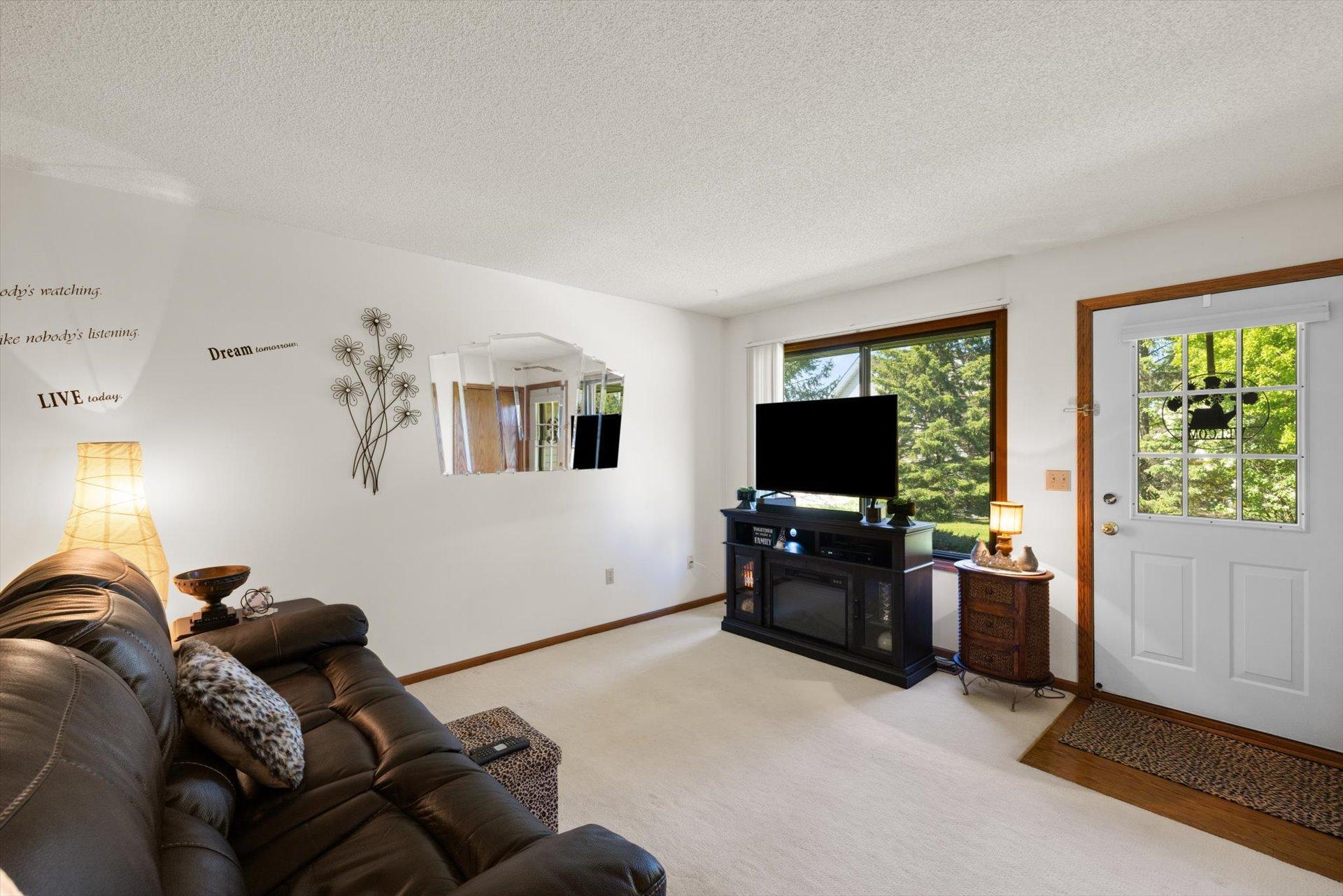 13154 90th Place North Maple Grove, MN 55369 - Photo 3 of 23
