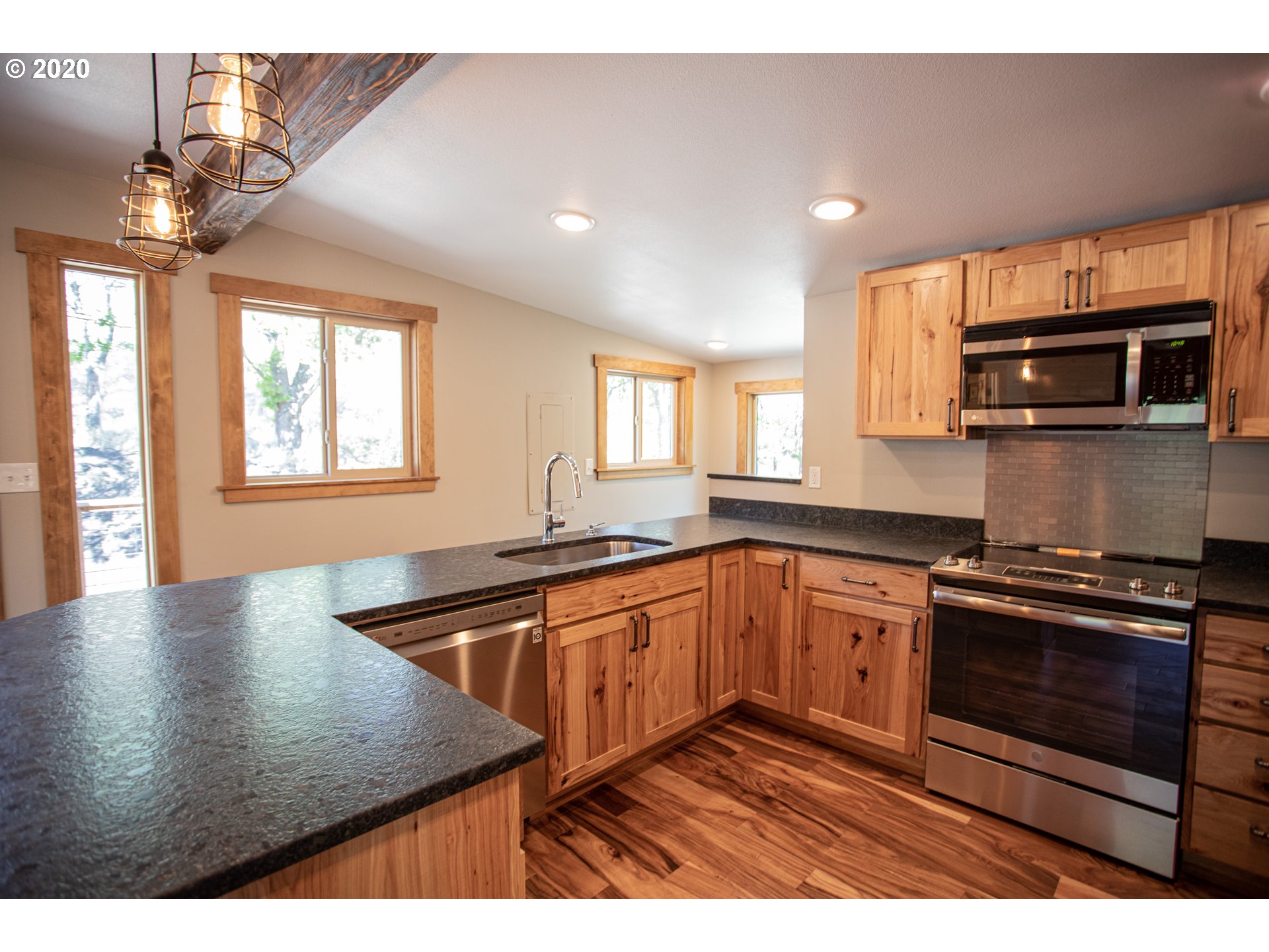 4667 Orchard Road The Dalles, OR 97058 - Photo 9 of 32 Gallery Image 9
