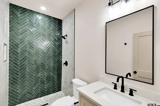 $649,900 | 15653 County Road 436, Lindale, TX 75771