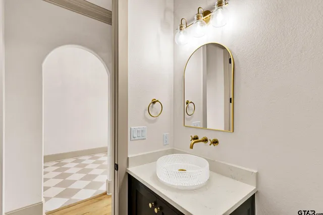 $649,900 | 15653 County Road 436, Lindale, TX 75771