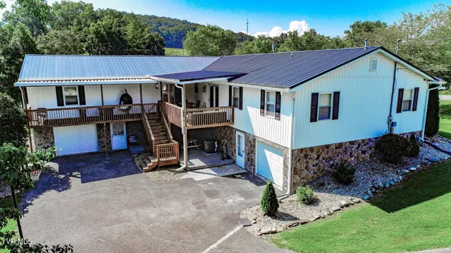 $439,999 | 500 Buckingham Drive, Newport, TN 37821