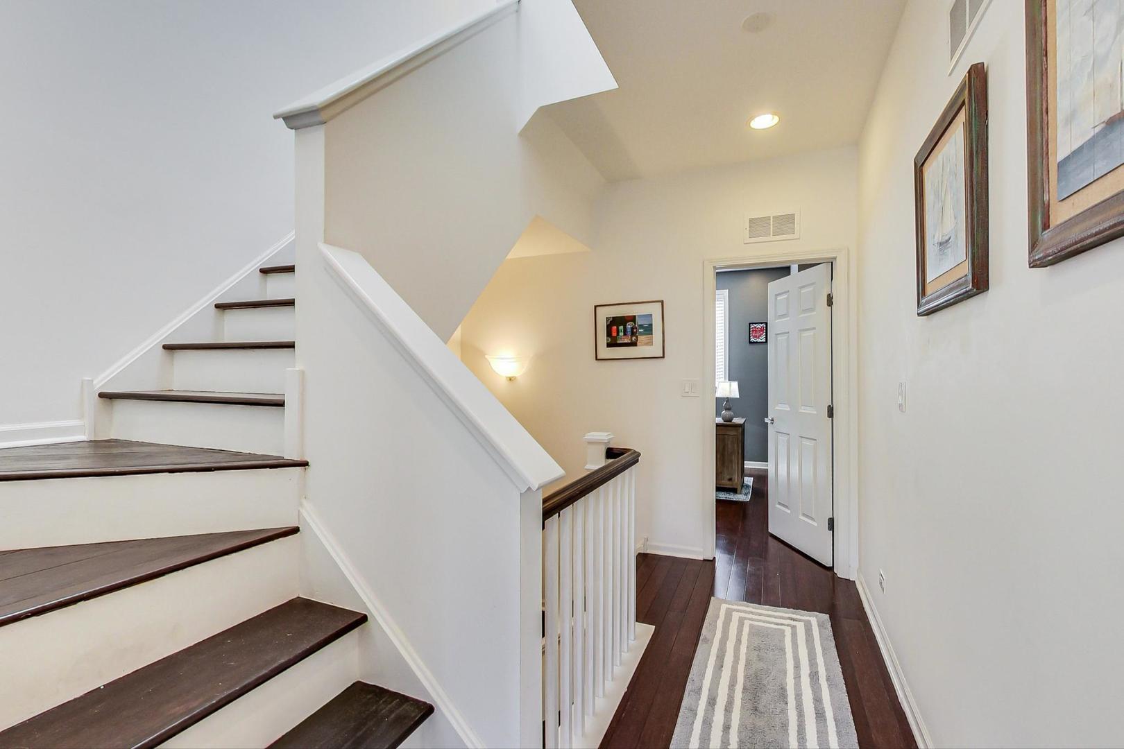 1351 West Altgeld Street, Unit 4D Chicago, IL 60614 - Photo 12 of 30 a view of entryway