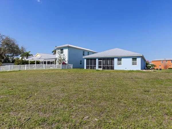 $580,000 | 445 Bahama Grande Boulevard, Apollo Beach, FL 33572