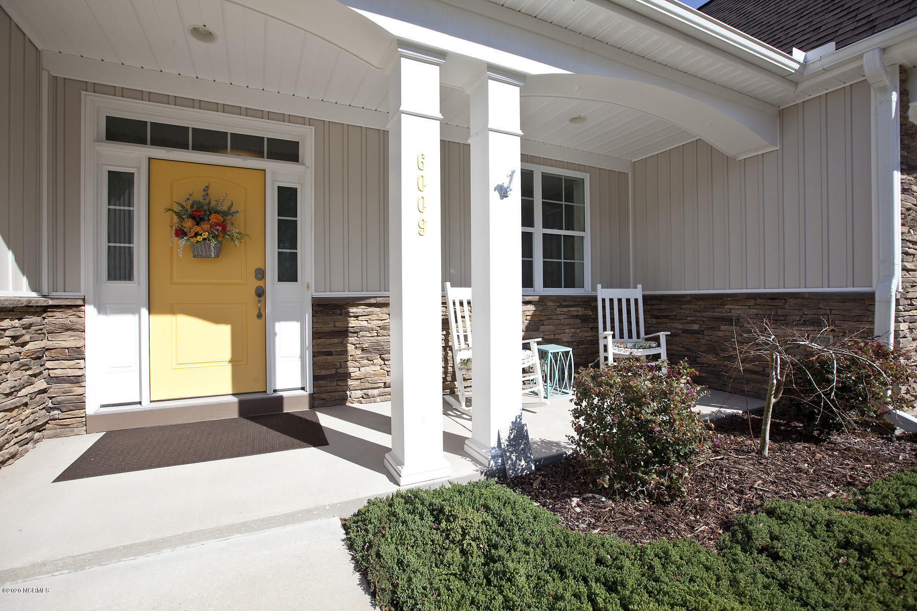 6009 Tarin Road Wilmington, NC 28409 - Photo 2 of 41 tarin 6009 2fprch shane_4116