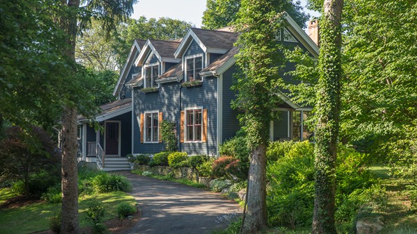 10 Folly Point Road Gloucester, MA 01930 - Photo 1 of 28 Gallery Image 1
