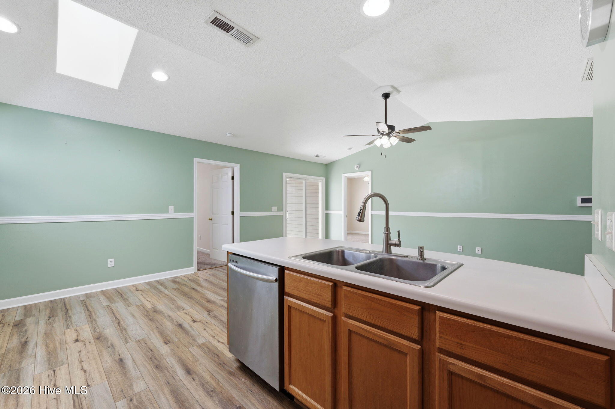 4100 Elizabeth Avenue New Bern, NC 28562 - Photo 32 of 43 12-web-or-mls-0C0A5805