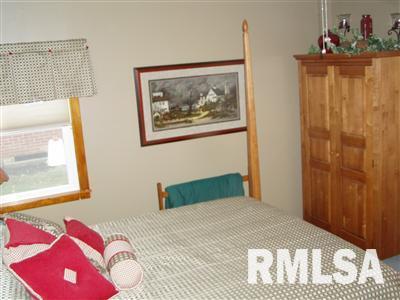 120 Lawrence Street Clinton, IA 52732 - Photo 6 of 16 Gallery Image 6