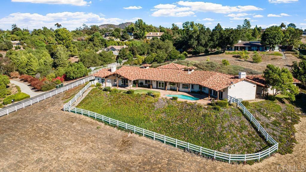2155 Mil Sorpresas Drive Fallbrook, CA 92028 - Photo 48 of 48 an aerial view of a house
