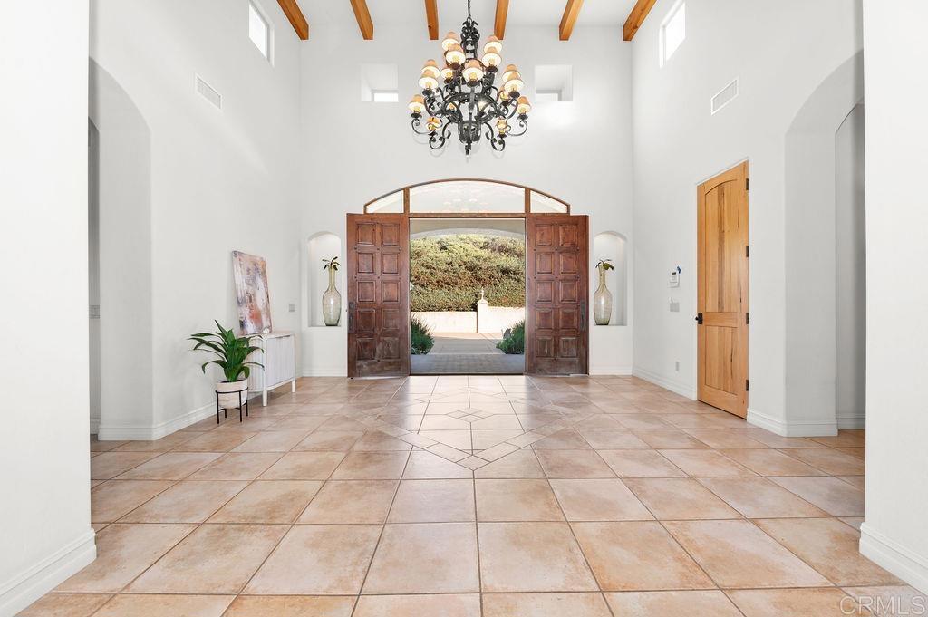 2155 Mil Sorpresas Drive Fallbrook, CA 92028 - Photo 8 of 48 a view of entryway with interior