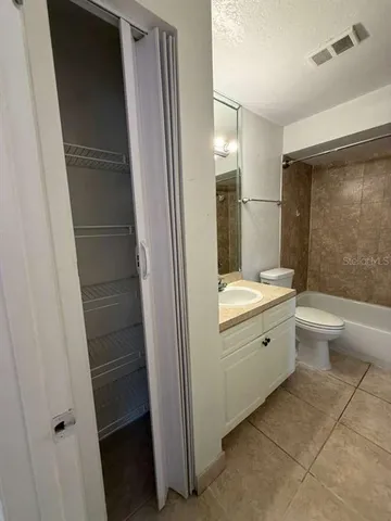 $1,350 | 5773 Gatlin Avenue, Unit 628, Orlando, FL 32822