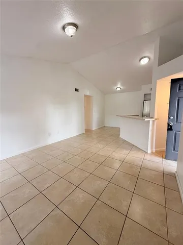 $1,350 | 5773 Gatlin Avenue, Unit 628, Orlando, FL 32822