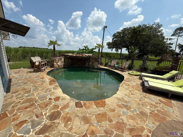 $399,000 | 1918 A Bayou Road, Thibodaux, LA 70301