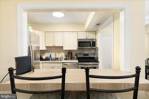 $233,000 | 125 Clubhouse Drive Southwest, Unit 1, Leesburg, VA 20175