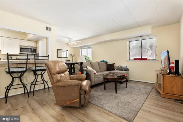 $233,000 | 125 Clubhouse Drive Southwest, Unit 1, Leesburg, VA 20175