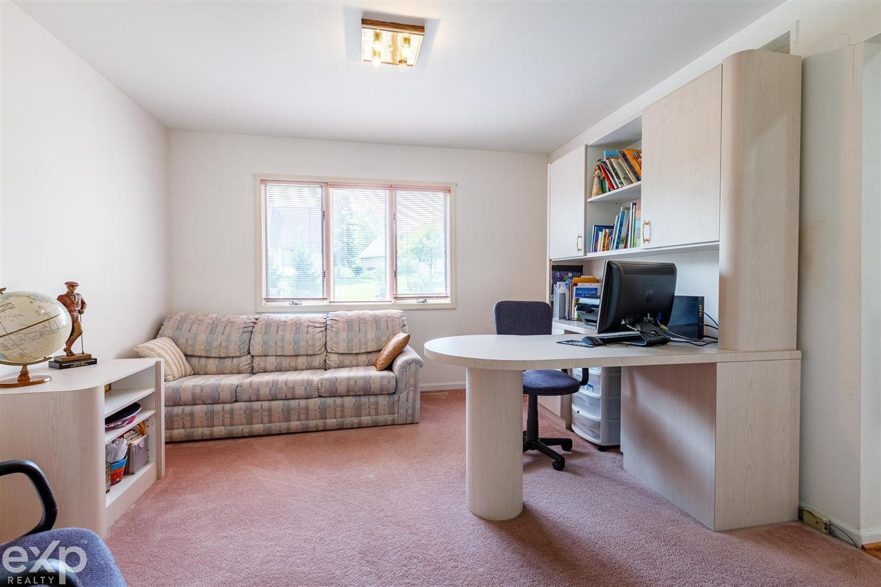2173 Reagan Drive Rochester Hills, MI 48309 - Photo 7 of 36