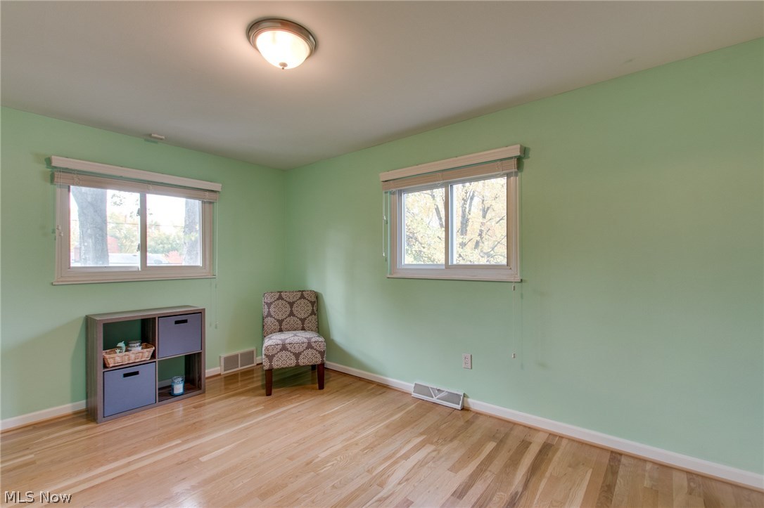 4928 Fairlawn Road Cleveland, OH 44124 - Photo 20 of 29 4th bedroom - or an office...