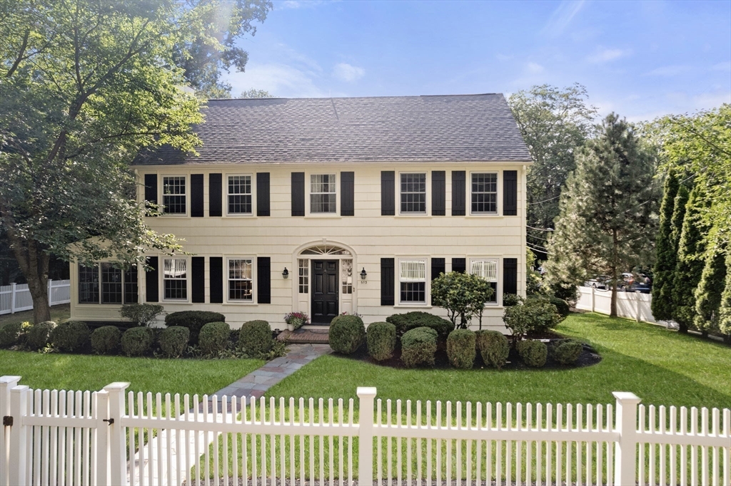 513 Chestnut Street Newton, MA 02468 - Photo 1 of 32 a front view of a house with a yard