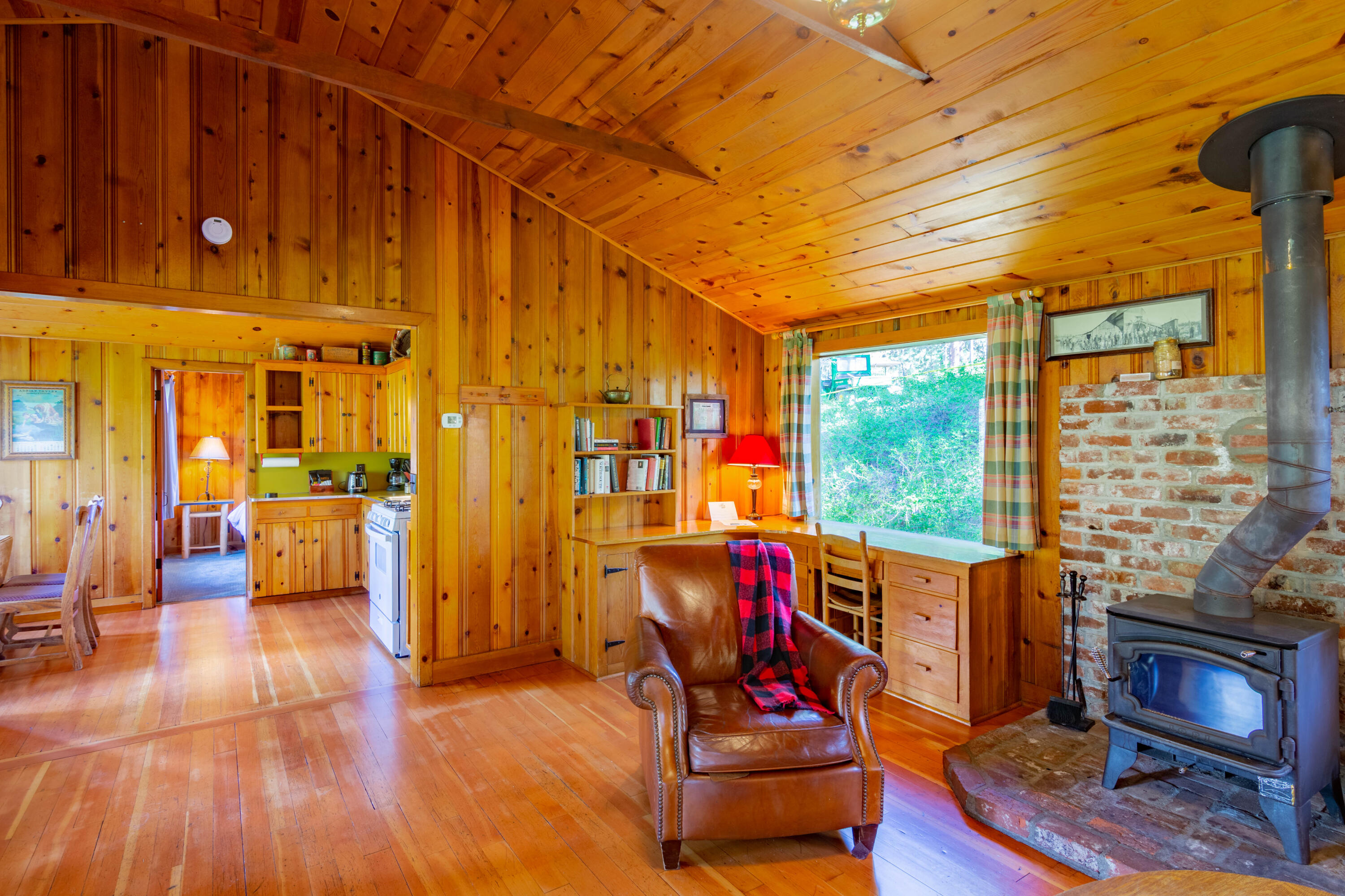 13375 Southwest Forest Service Road, Unit 3 U2 Camp Sherman, OR 97730 - Photo 6 of 27