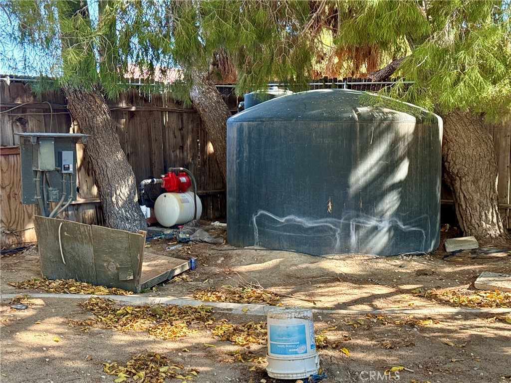 14705 Mandan Road Apple Valley, CA 92307 - Photo 19 of 20 a view of outdoor space and yard