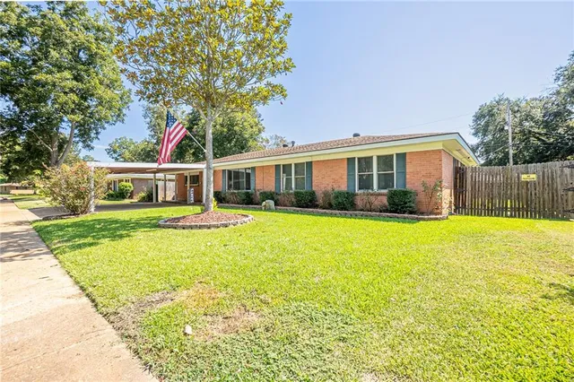 $185,000 | 5627 West Circle Drive, Alexandria, LA 71301