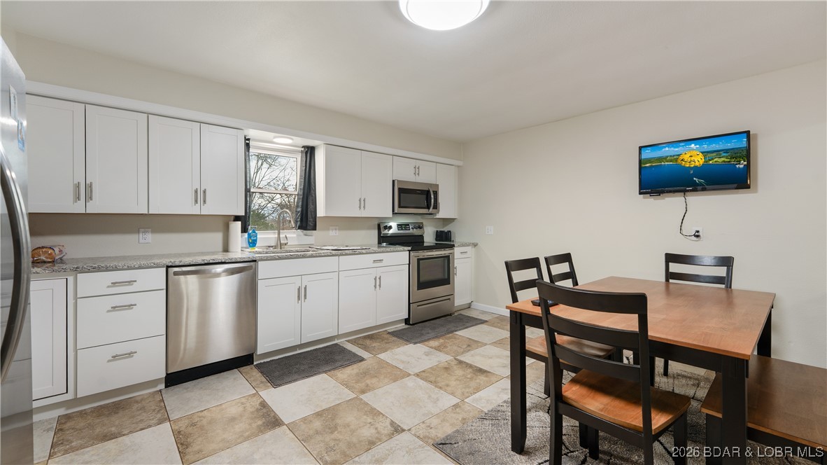 92 Helms Street Camdenton, MO 65020 - Photo 9 of 32